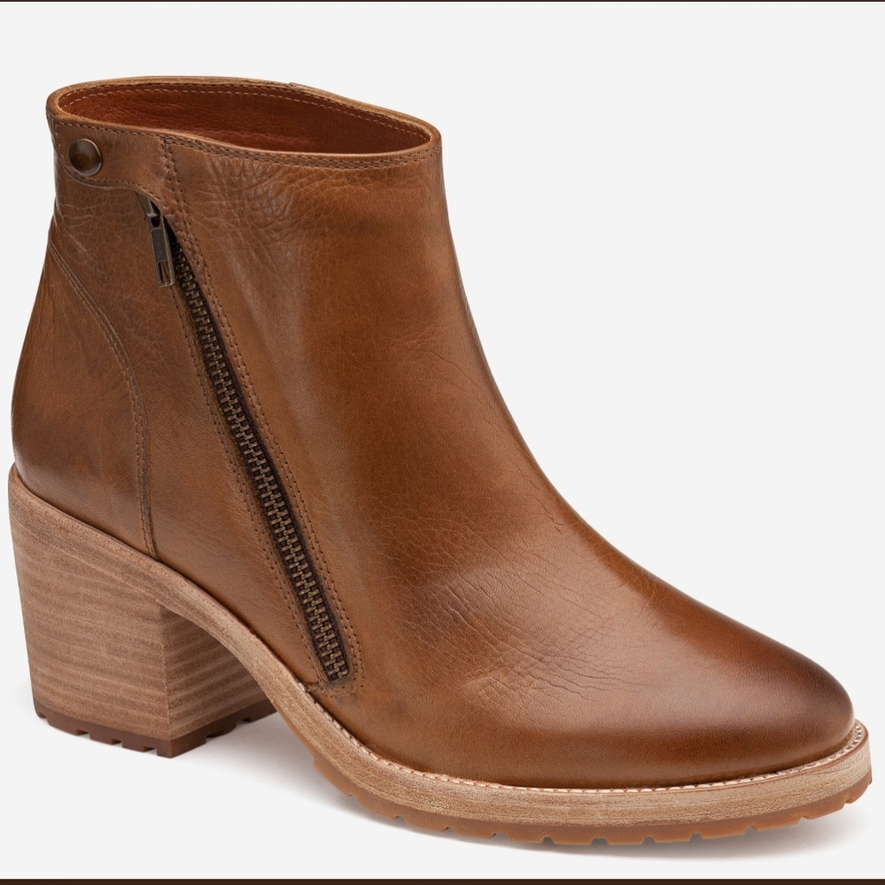 JOHNSTON & MURPHY  Nadia Block Heel Bootie